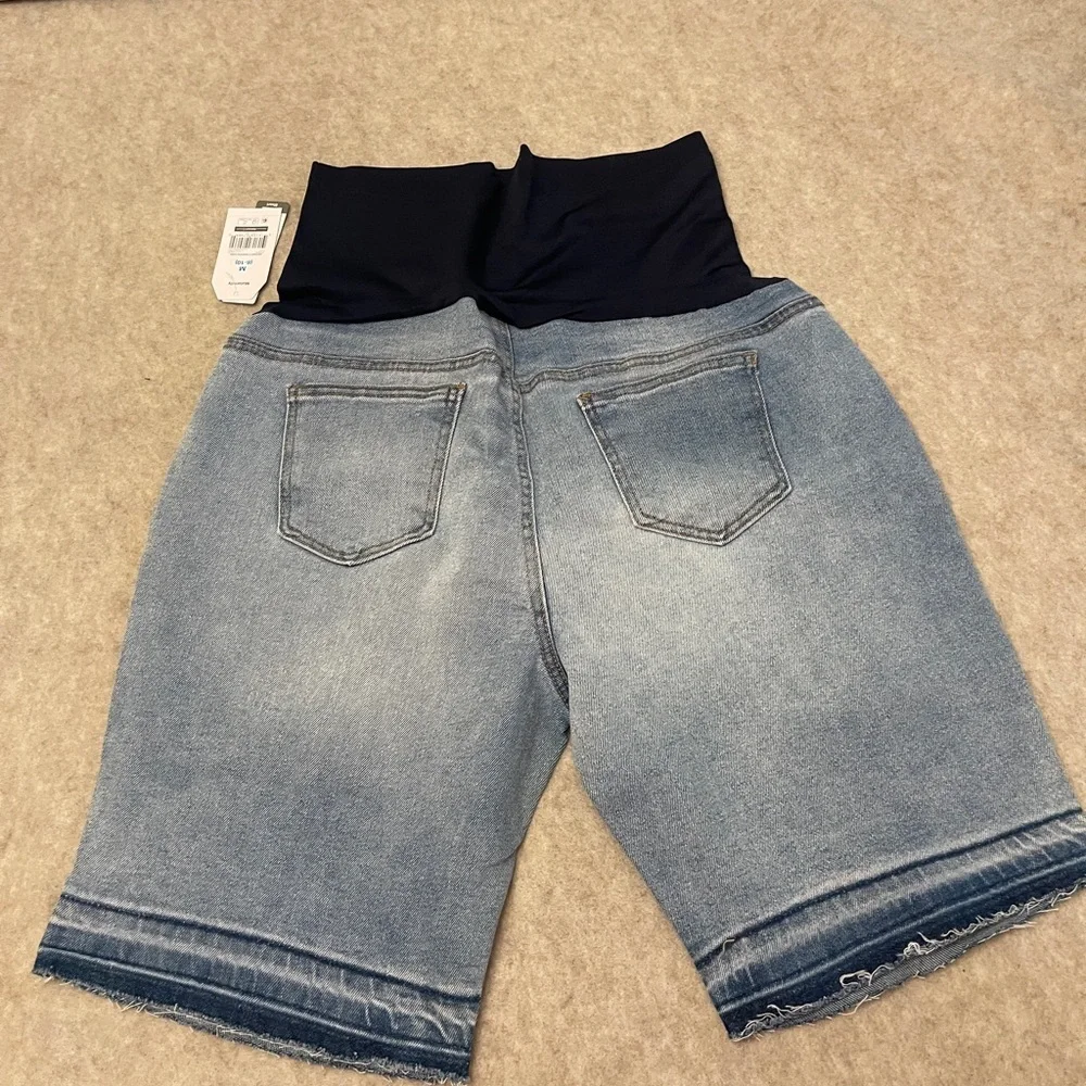 Time And Tru Maternity Blue Denim Jean Bermuda Shorts Womens size M(8-10) New